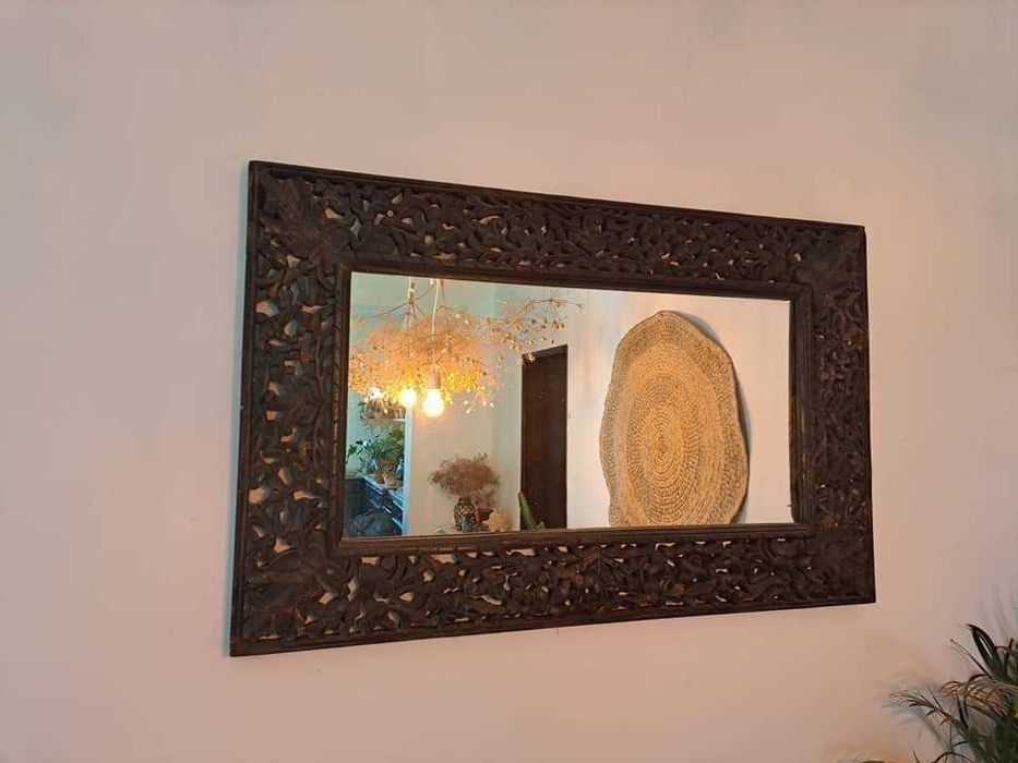 Espelho em madeira maciça escura