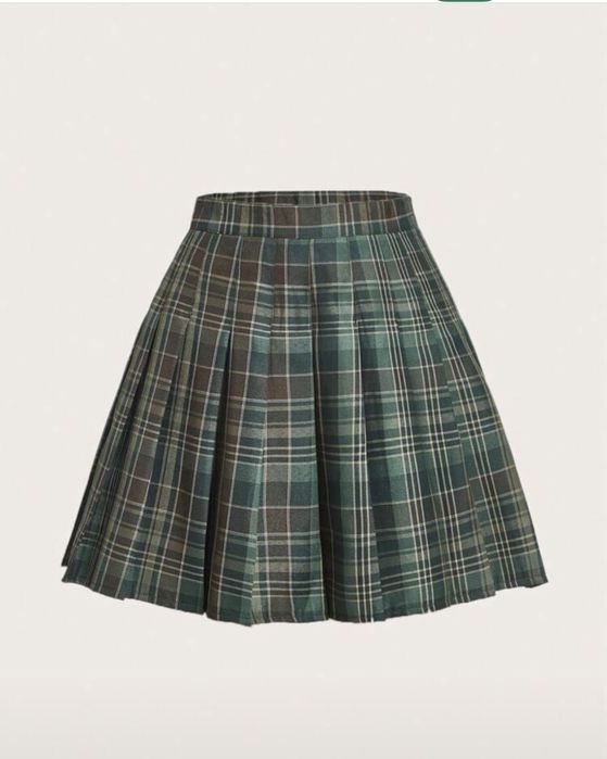 Спілниця в клітнику класного зелкного кольору