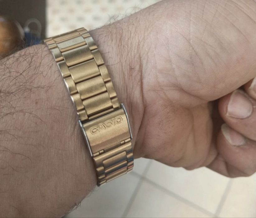 Relogio casio dourado