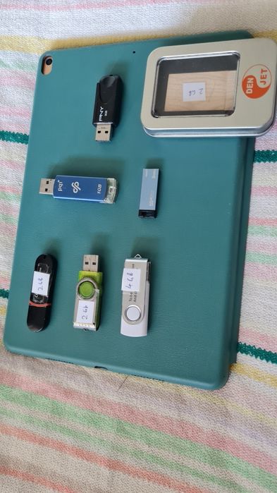 Флешки 1, 2, 4, 8 Гб