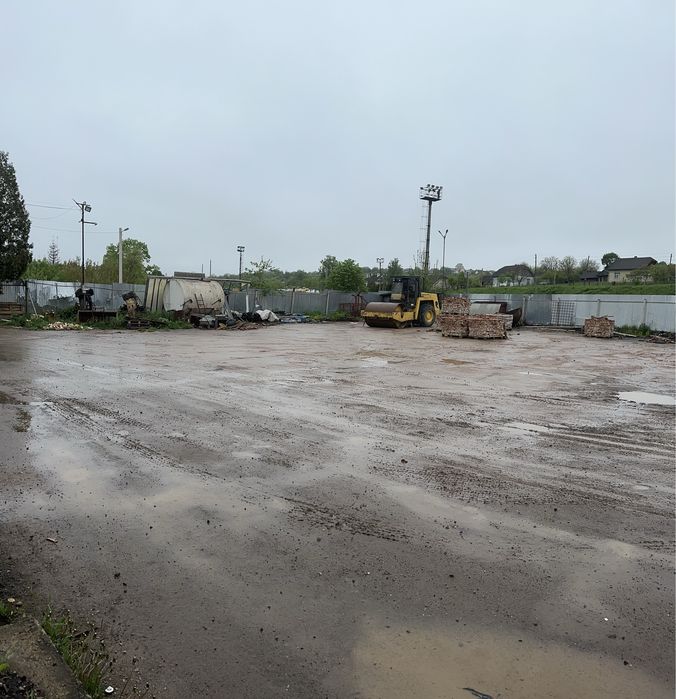 Продам землю комерційного призначення з підїзною колією!!