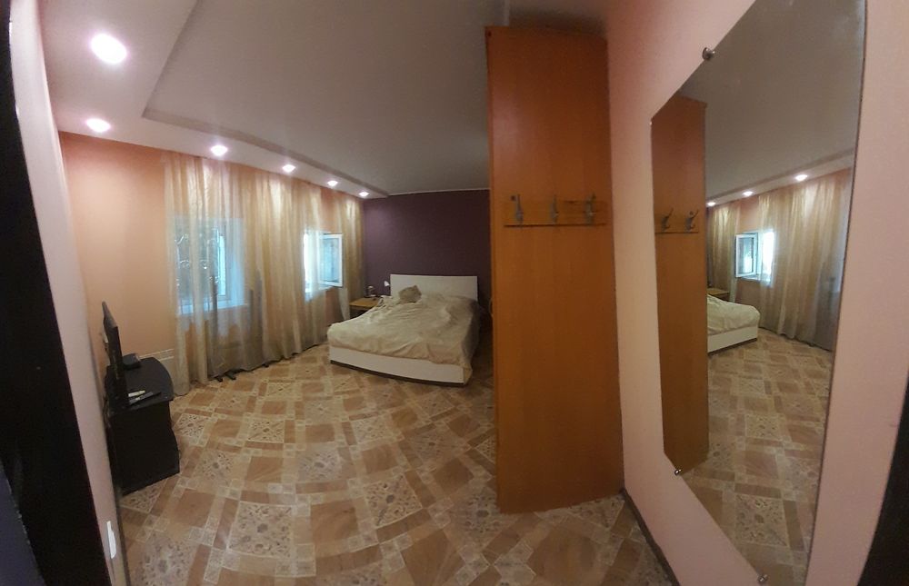 Дом с бассейном.