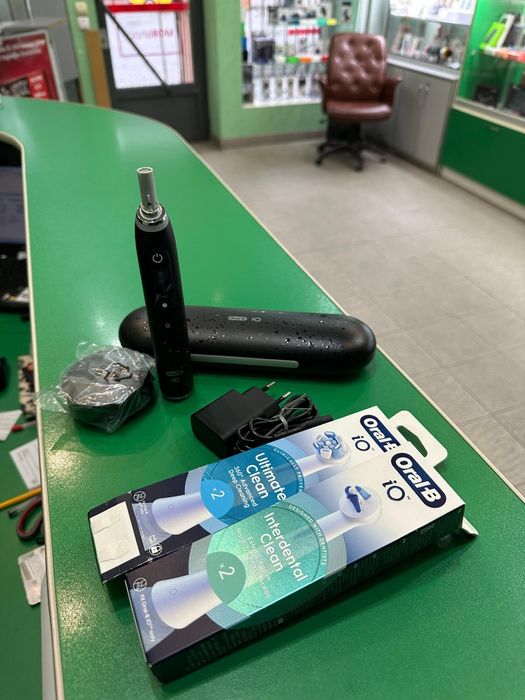 Електрична зубна щітка Oral-b IO10