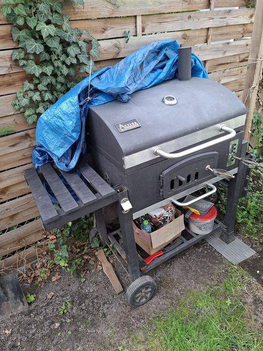 Grill weglowy duży żeliwne palenisko