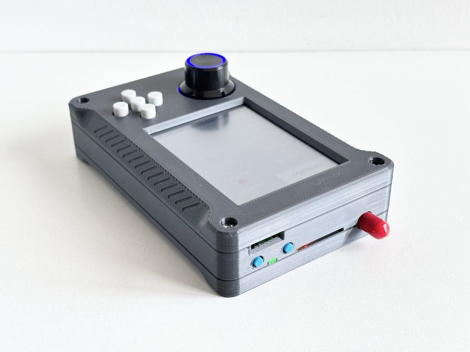 Продам SDR приймач-передавач HackRF One з модулем Portapack H2