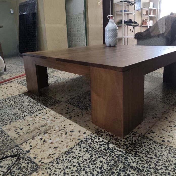 Mesa em madeira exterior de kambala 120x120 com 45cm de altura