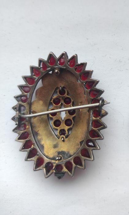 Брошь с гранатами, антиквариат