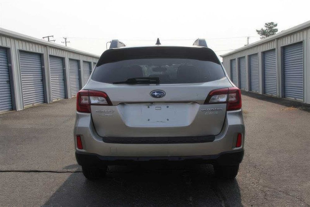 Subaru Outback Limited      2017