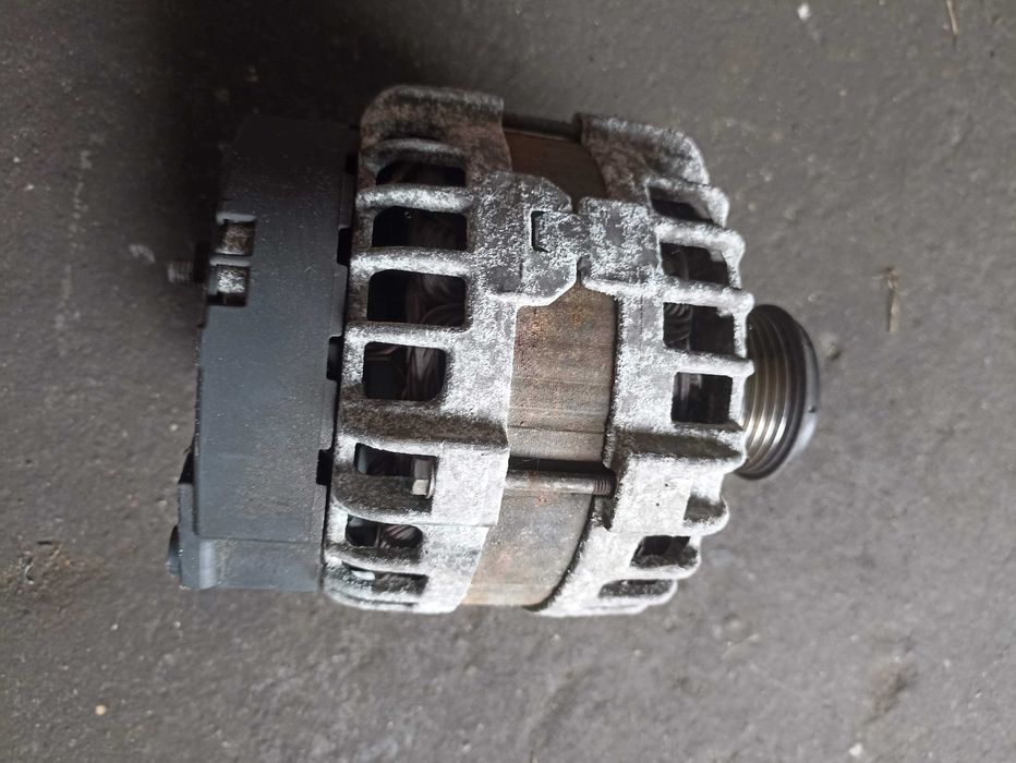 Volkswagen VW PAssat B7 B-7 2.0TDI 140KM CFF CFFB alternator