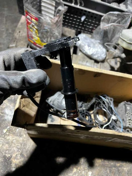 Датчик рівня масла в піддоні Мерседес ом 611 Спрінтер/Віто/W210
