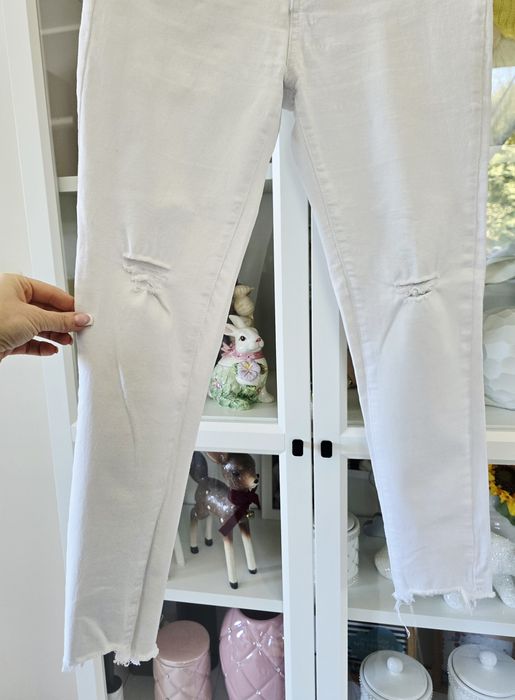 Białe dopasowane spodnie skinny z wysokim stanem M / L
