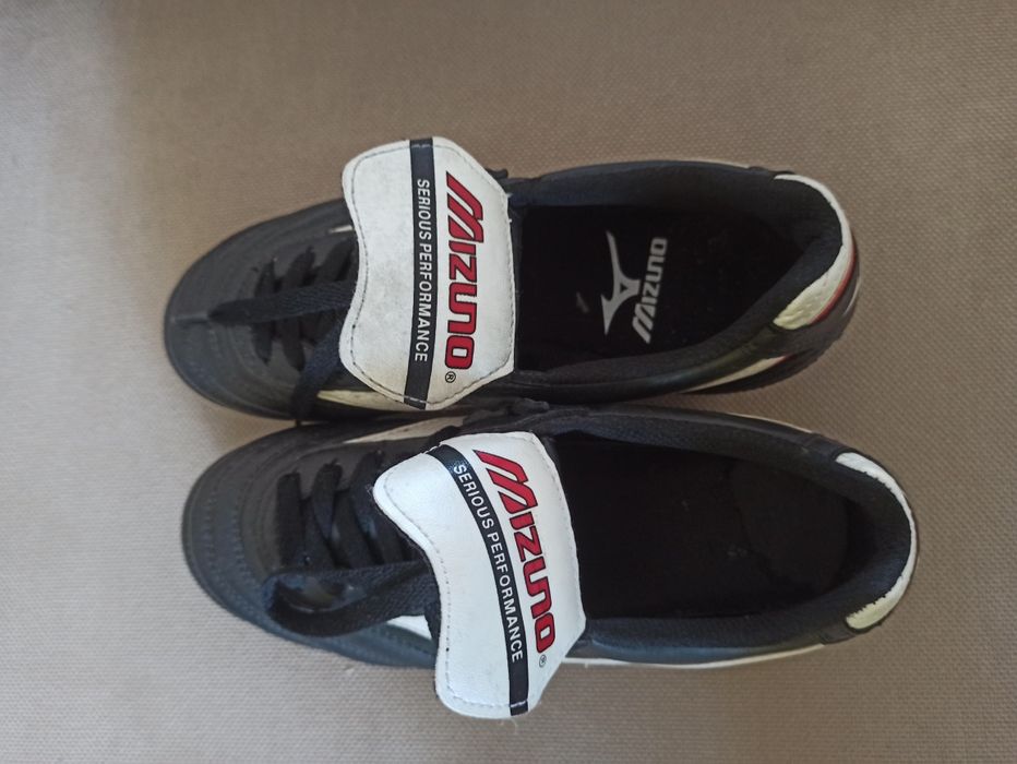 Бутси.mizuno!фірмові майже нові 365