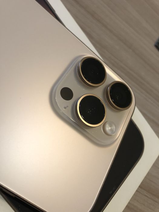 Sprzedam APPLE IPHONE 16 pro max