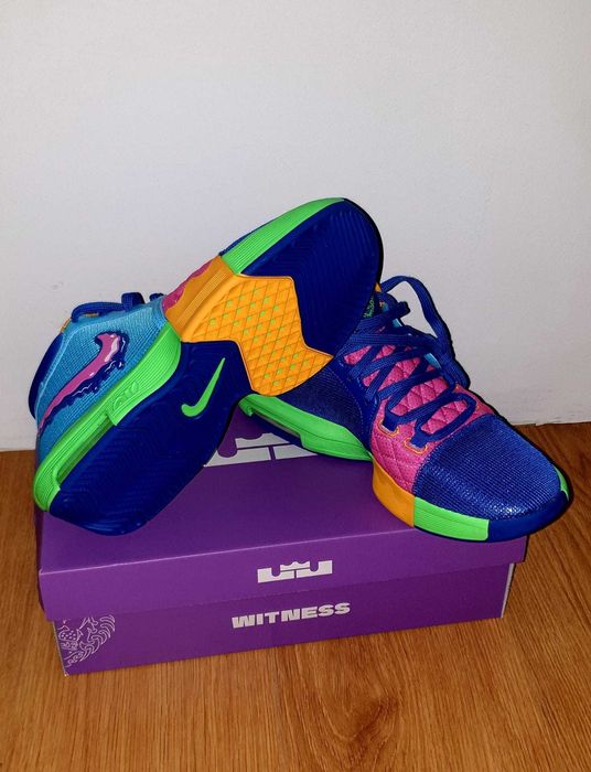 LeBron Witness 8 "I Promise School"