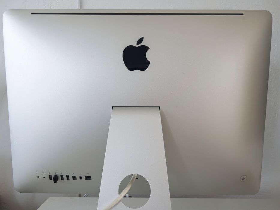 Apple iMac 21,5” mid 2011, 2,5 GHz  Intel Core i5, 8GB  RAM