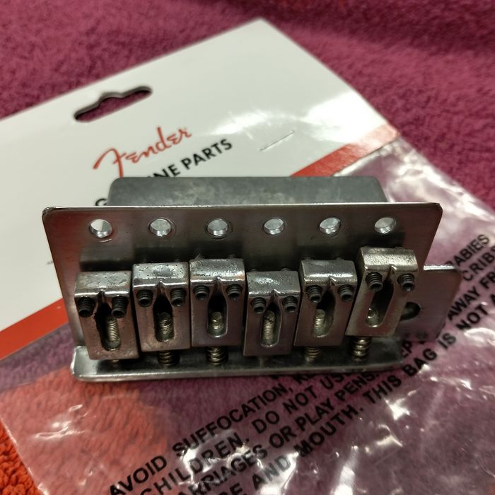 Pickguard & tuners stratocaster