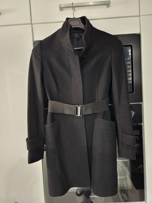 Czarny płaszczyk Stradivarius rozmiar S