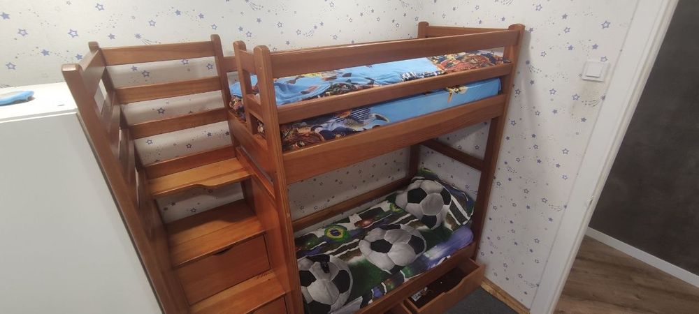 Продаємо дитяче двоповерхове ліжко