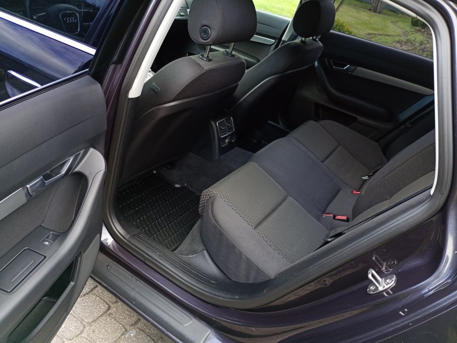 Audi A6 2.4 sedan