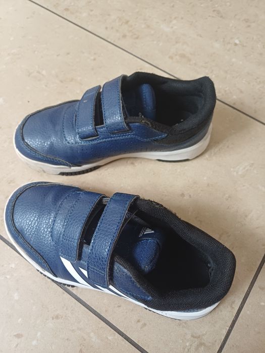 Buty  sportowe chlopiece r 33