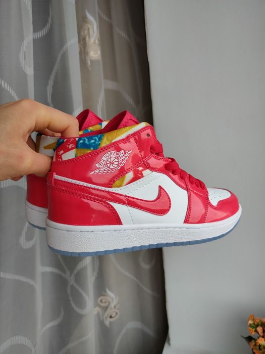 Кросівки Nike Air Jordan 1 Mid Se Barcelona Sweater Red Patent