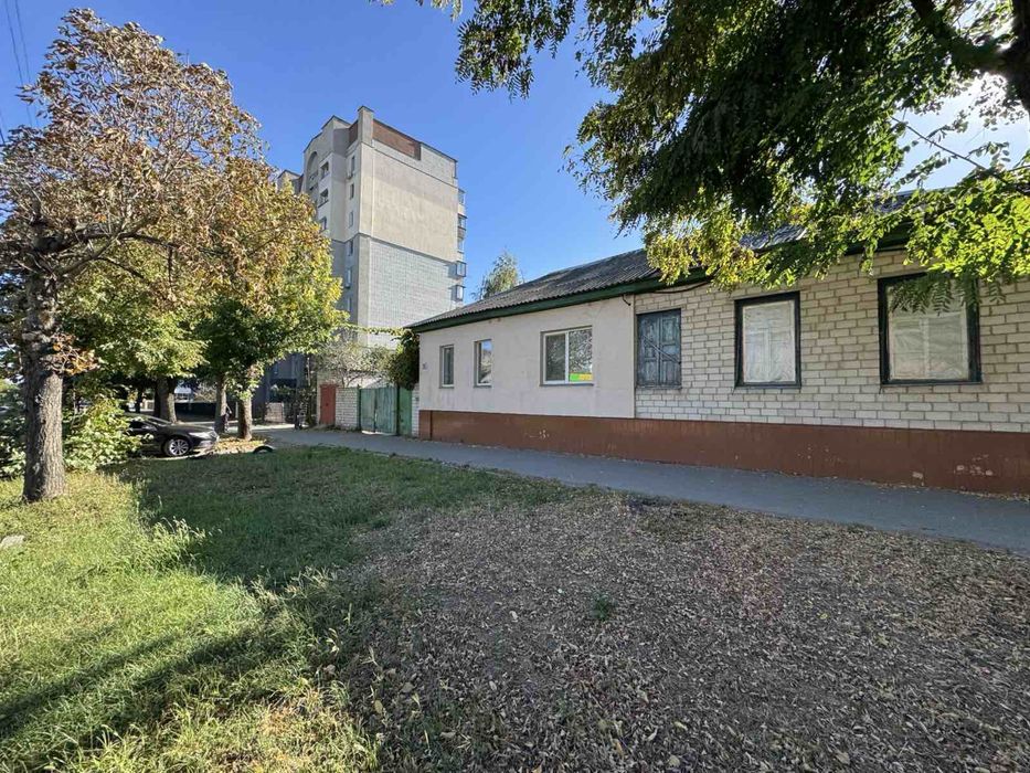 1/2 вул. Благовісна 200 . Центр