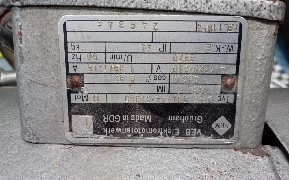 Двигатель для  швейной пром машины. Германия.