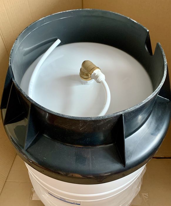 Накопичувальний бак RO-2000 для систем зворотньго осмосу.