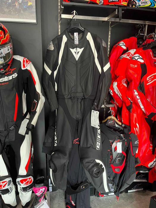 Kombinezon motocyklowy DAINESE AVRO 4 2PCS BLACK MATT/BLACK MATT/WHITE !Rozmiar 58!