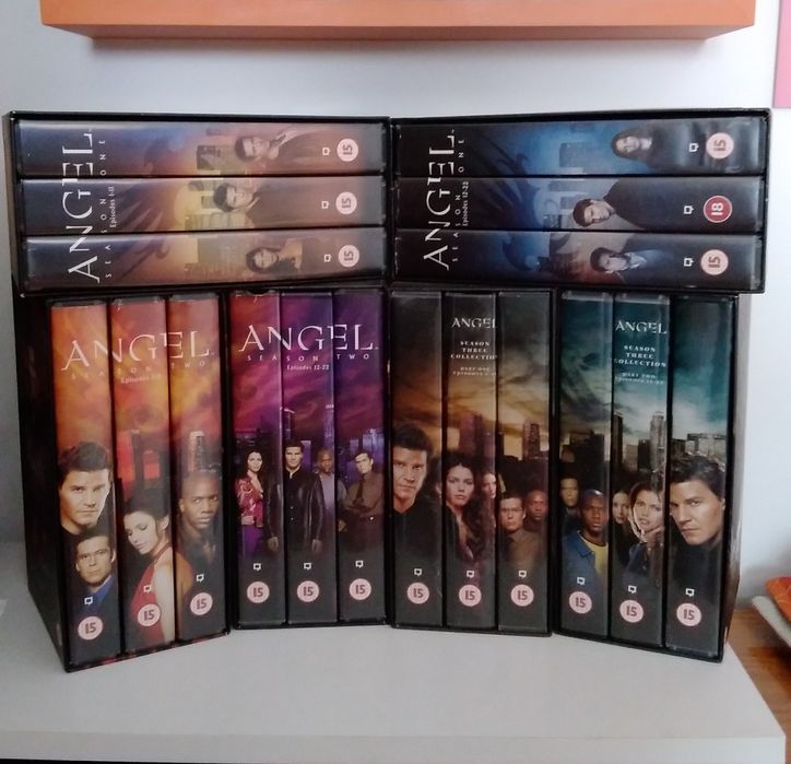 VHS: Angel 1-3 Season ou Buffy the Vampire Slayer 5
