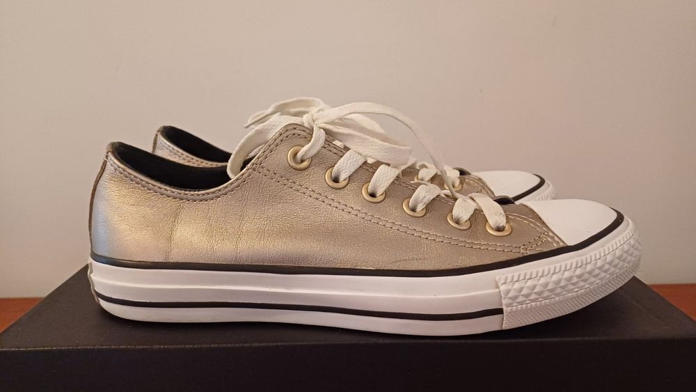 Trampki "Converse" w idealnym stanie, rozmiar 39, skóra naturalna,.