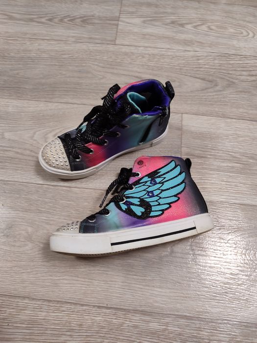 Кросівки skechers світяться