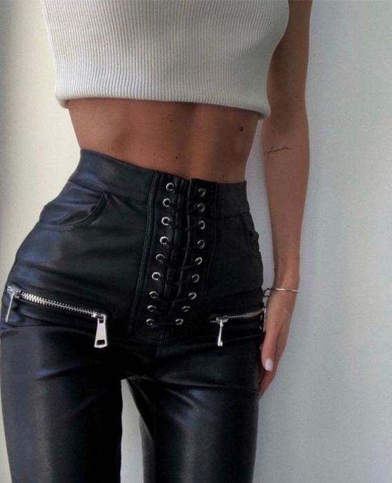 трендові шикарні чорні лосіни штани на шнурівці еко-шкіра супер якості