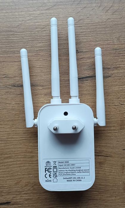 WIFI - extender / repeater Wzmacniacz sygnalu. 300 MBs 2.4 Ghz