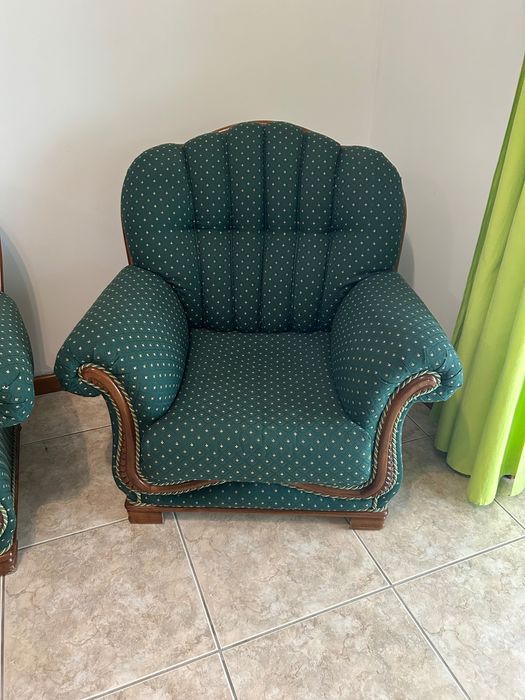 Sofás - 2 individuais e 1 sofá cama com 3 lugares