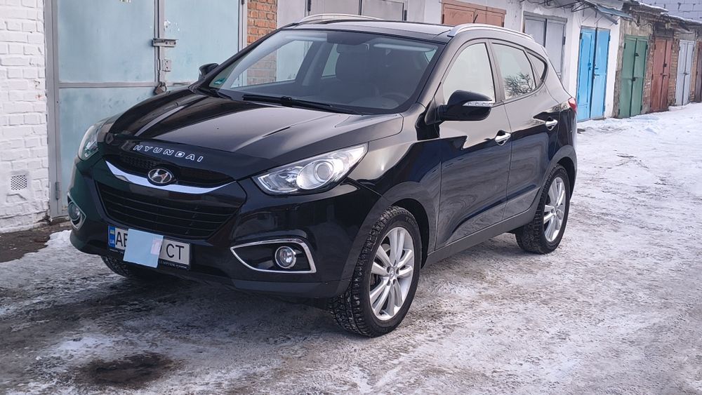 Продається Хундай  Туксон іх35 2012рік 2.0 бензин автомат,