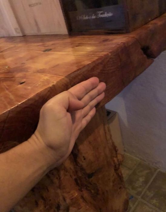 Mesa refeição ou sala, rústica. Peça única e irrepreensível