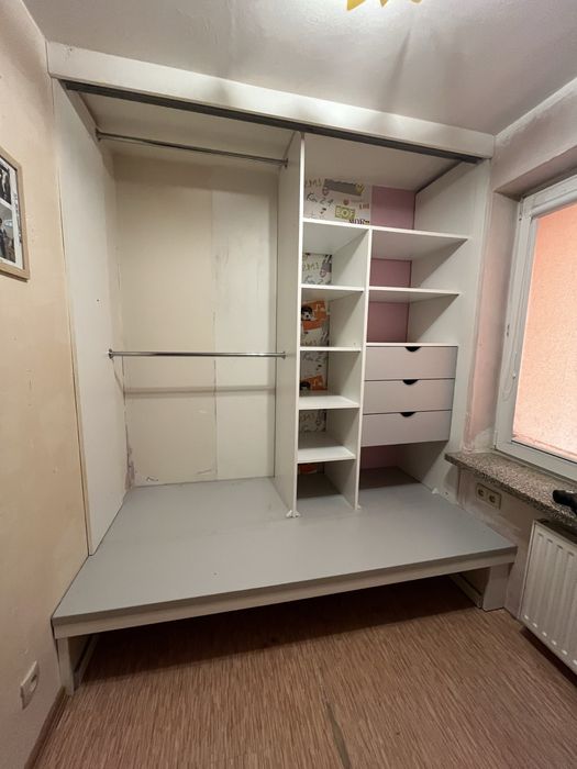 Szafa  z wysuwanym miejscem do spanija 2000\2400