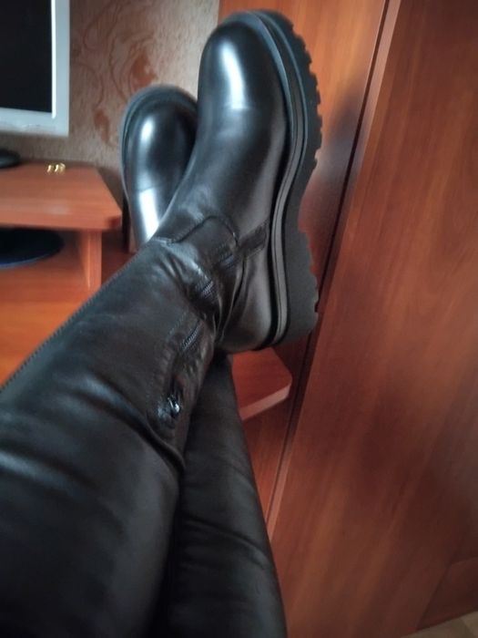 НОВЫЕ ,ботфорты , очень классная моделька.