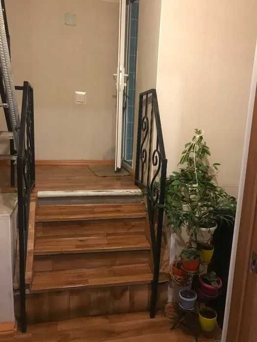 (13) Продам капітальний 2-поверховий будинок