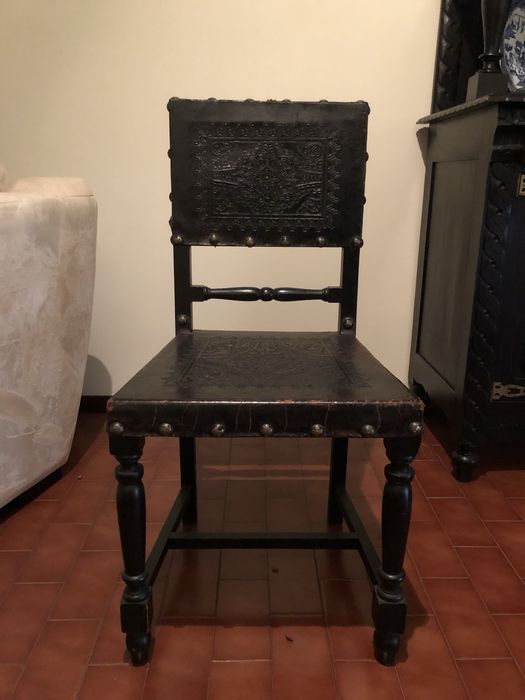 Sala de jantar antiga completa estilo Henrique II
