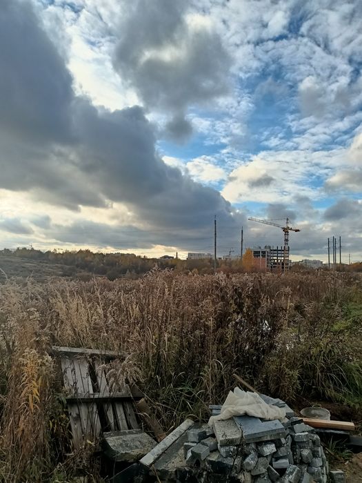 Ділянка Зубра,до кільцевої,під котеджне містечко.Асфальт.