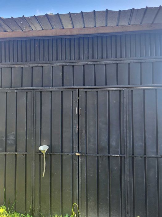 Dom oraz 35a działka z nowym garażem. Cicha spokojna okolica.