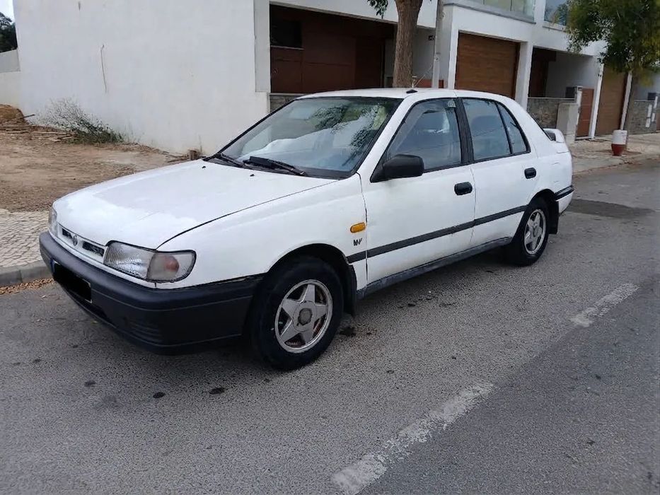 Nissan Sunny Hatchback 1.4 LX foto 2