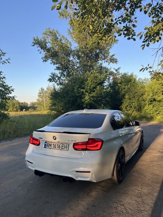 BMW F30 330i Xdrive 2017