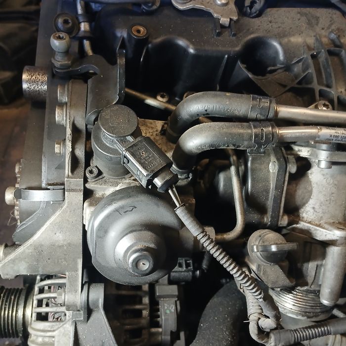 Zestaw wtrysków z pompa Audi VW 2.0tdi Caga