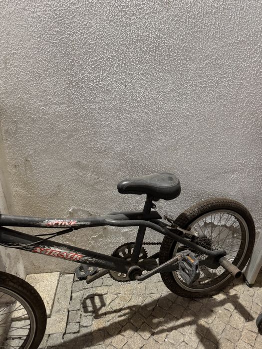 Bicicleta bmx preta
