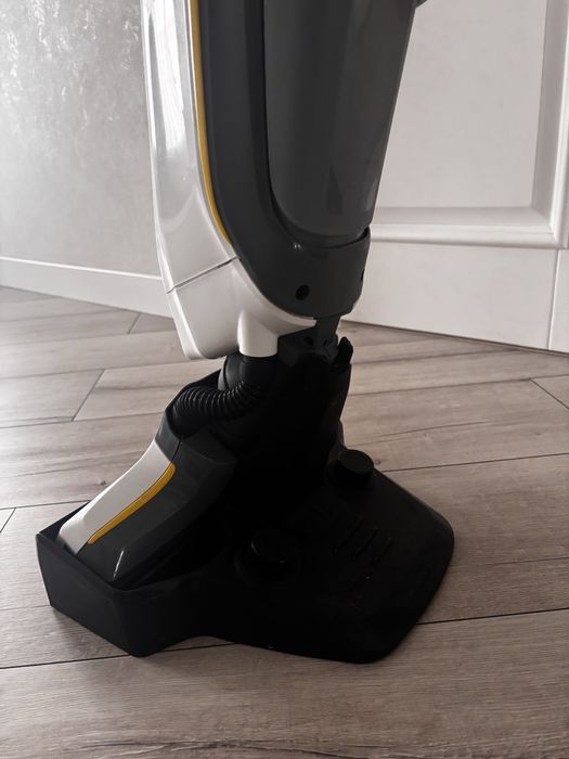 Миючий ручний пилосос Karcher