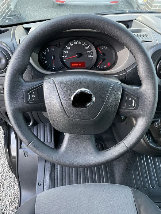 Свіжопригнаний Renault Master