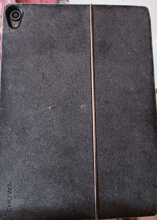 Tablet  chuwi com 1 ano de uso